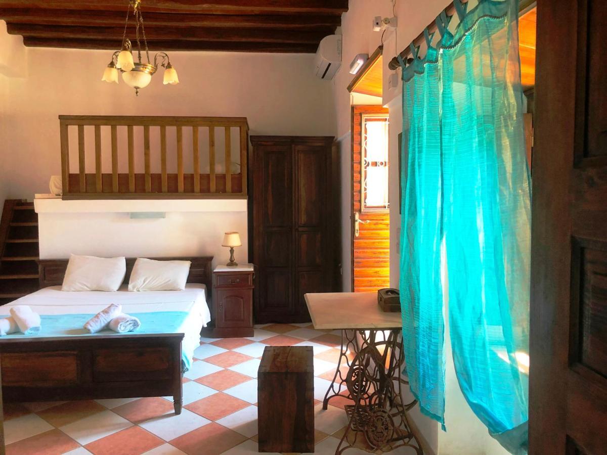 Aparthotel Machi'S House à Plaka  Extérieur photo
